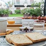 200 & Terrace Bed & Breakfast 3*