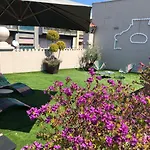 200 & Terrace Couette-café Bari