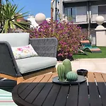 Couette-café 200 & Terrace Bari