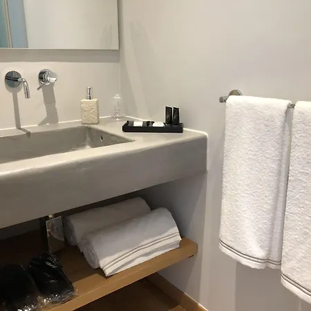 200 Rooms&terrace Bed & Breakfast