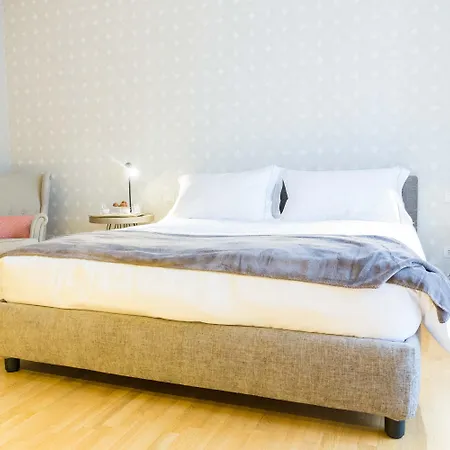 200 Rooms&terrace Bed & Breakfast Bari