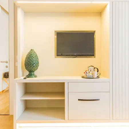 200 & Terrace Bed & Breakfast 4*