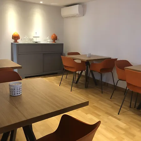 200 & Terrace Отель типа 