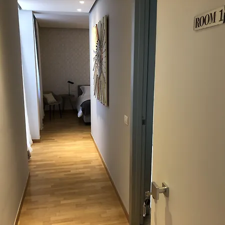 200 & Terrace Couette-café Bari