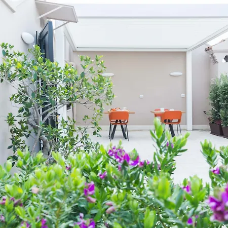 Couette-café 200 & Terrace