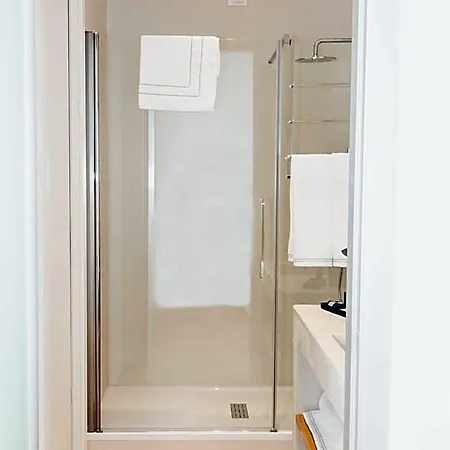 200 & Terrace Bed & Breakfast 3*