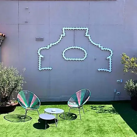 200 & Terrace 3* Bari