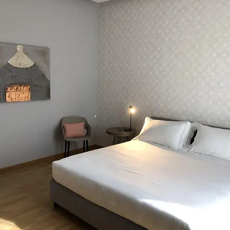 Couette-café 200 & Terrace Bari