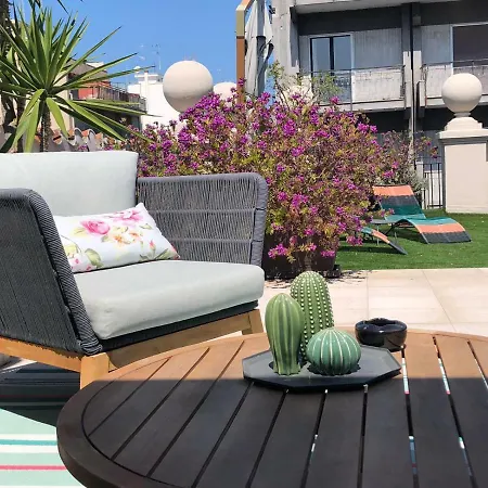 Couette-café 200 & Terrace Bari